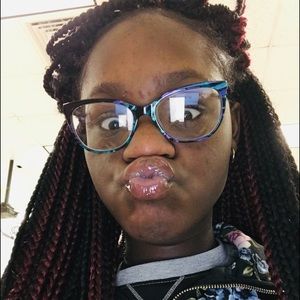 Meet your Posher, Mya